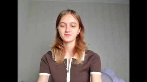 dreamy_pollyyy online show from October 19, 7:29 pm