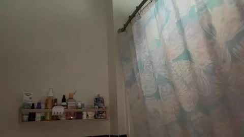 RIRI OR DREAMY online show from December 2, 4:27 pm