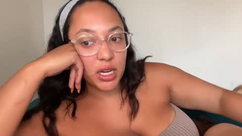 RIRI OR DREAMY online show from July 18, 4:31 pm