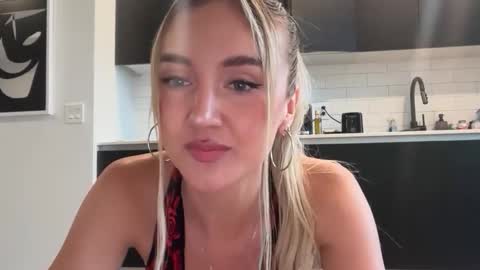 Lilah  online show from March 15, 10:13 pm