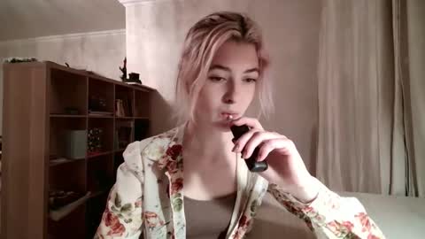 Dia online show from February 9, 3:26 pm