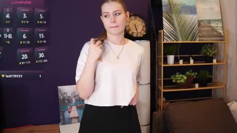 My name is  Luna  online show from March 10, 3:22 am