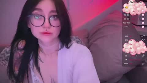 Snapshot of drillhouse_ chatting on February 11, 6:11 pm Tara Sonny online show from February 11, 6:11 pm