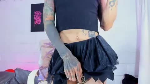 drippyorlove online show from June 15, 9:40 pm