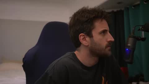 Snapshot of dukethedude chatting on December 28, 3:26 am Duke online show from December 28, 3:26 am