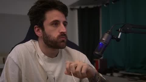 Snapshot of dukethedude chatting on January 12, 2:45 am Duke online show from January 12, 2:45 am