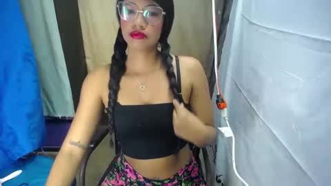 dulce2415 online show from June 24, 2:07 am