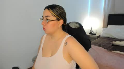dulce brithany online show from May 4, 7:31 pm