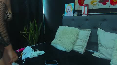 Snapshot of dulce_celeste15 chatting on January 26, 2:08 pm C E L E S T E  online show from January 26, 2:08 pm