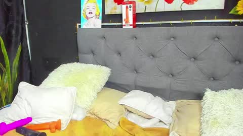 Snapshot of dulce_celeste15 chatting on January 23, 11:15 pm C E L E S T E  online show from January 23, 11:15 pm