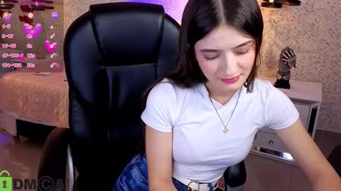 dulce_isabel_ online show from February 12, 3:32 am