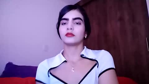 dulce_lucero online show from January 4, 9:41 pm