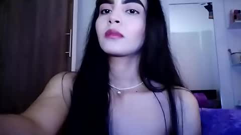 dulce_lucero online show from December 17, 9:16 pm
