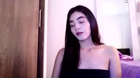 dulce_lucero online show from March 10, 7:40 pm