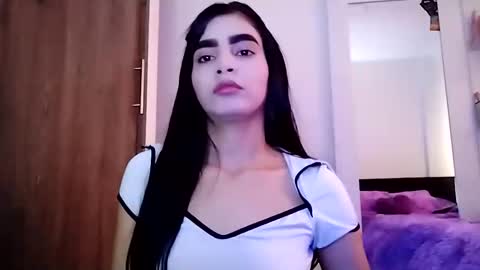 dulce_lucero online show from December 3, 6:00 pm