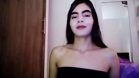 dulce_lucero online show from February 14, 3:58 pm