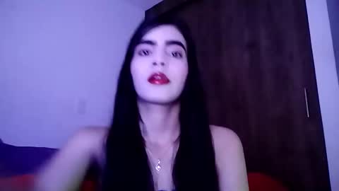 dulce_lucero online show from January 4, 6:40 pm