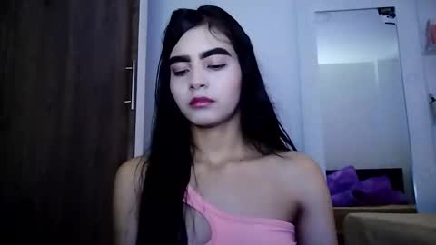 dulce_lucero online show from January 15, 4:32 pm