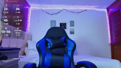 Dulce Maria online show from December 18, 11:27 am