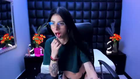 dulce_miiaa online show from June 16, 6:12 pm