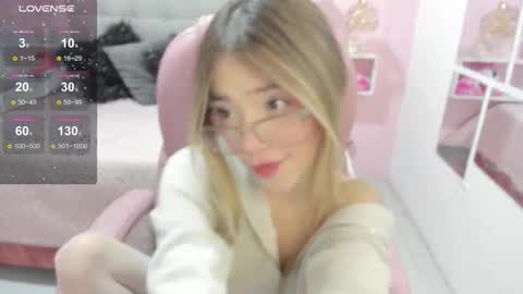 Snapshot of dulce_powl chatting on September 25, 8:05 pm Dulce  online show from September 25, 8:05 pm