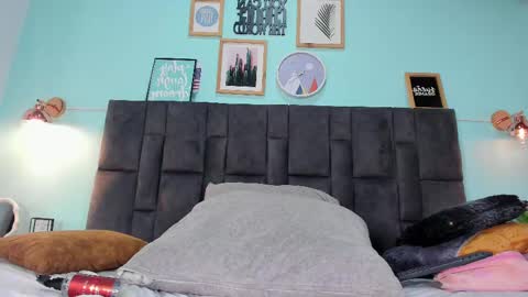 Snapshot of dulceaurora_ chatting on March 10, 7:55 am DULCE AURORA online show from March 10, 7:55 am