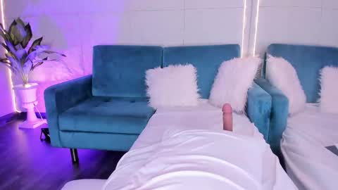 Dulce  online show from March 13, 9:18 pm