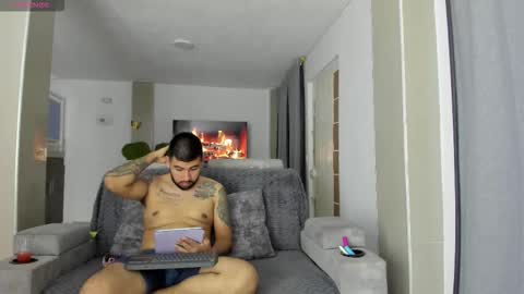 Jlozada05 online show from March 10, 5:34 am