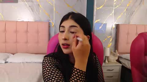 Abril Cruz online show from October 17, 3:10 am