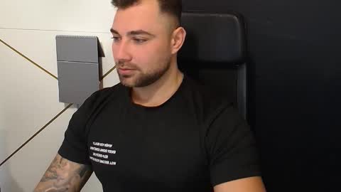 Snapshot of duncanstones chatting on October 18, 6:17 am DuncanStone online show from October 18, 6:17 am