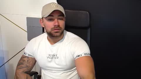 Snapshot of duncanstones chatting on September 24, 5:36 am DuncanStone online show from September 24, 5:36 am