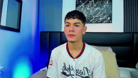 Thomas and Noah online show from November 4, 11:55 am