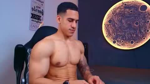 duran_dhikol1 online show from June 19, 1:00 am