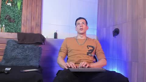 Dustin Sonne online show from April 24, 3:52 am