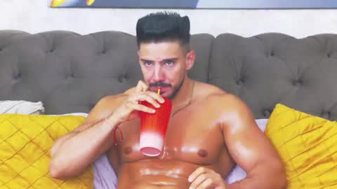 Dustin online show from July 7, 9:57 am