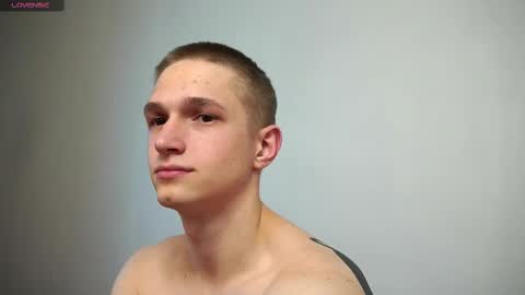 Dustyn online show from February 26, 7:42 pm