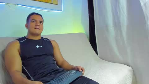 dwayne_esteven10 online show from March 9, 10:58 pm