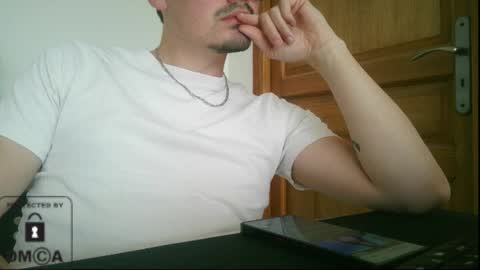 dy22__ online show from November 18, 10:29 am