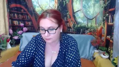 Dyanne online show from June 10, 7:13 pm
