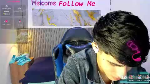 dyla_n18_ online show from July 20, 7:37 pm