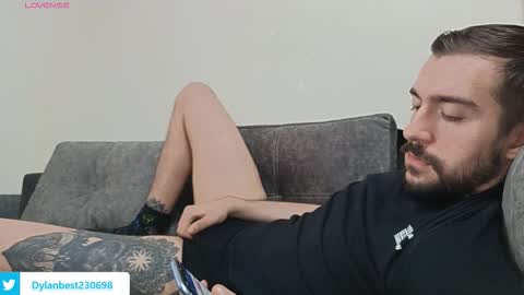 Snapshot of dylan_starxx chatting on September 25, 10:33 am Dylan online show from September 25, 10:33 am