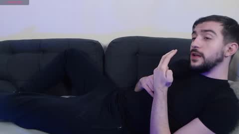 Snapshot of dylan_starxx chatting on February 21, 6:40 am Dylan online show from February 21, 6:40 am