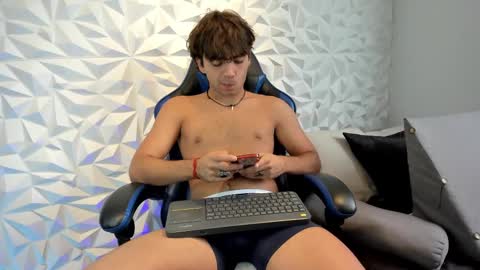 Dylan online show from October 4, 2:59 pm