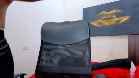 dylanguss online show from September 16, 11:34 am