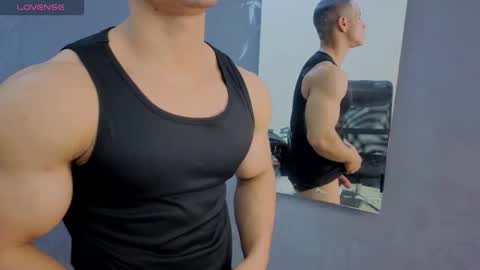 dylanguss online show from October 19, 12:32 pm