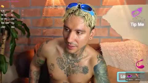 D Y L A N online show from October 19, 1:21 am