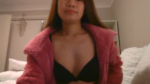 dylene1986 online show from June 24, 12:45 pm