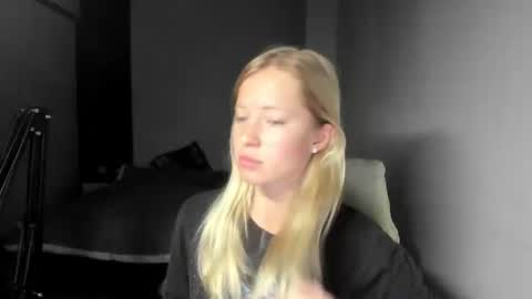 fansly - yourbestbaby online show from February 12, 4:33 am