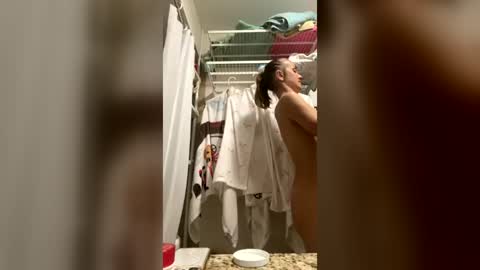 eatmycum808 online show from June 20, 8:53 am