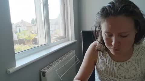 Nadia Ferreira  online show from June 19, 9:48 am